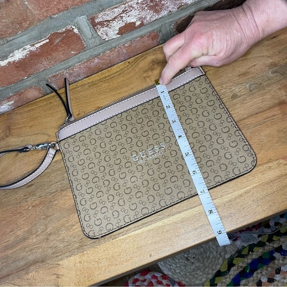 Brand New Guess Wristlet - Picture 5 of 5